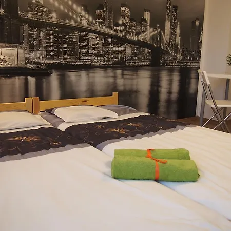 Apartamenty Z Ogrodkiem Amadeus Apartment *